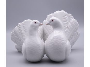 Lladro Daisa Porcelain Couple Of Doves Figurine