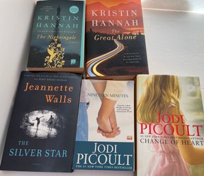 Assorted Book Lot - Picoult, Hannah