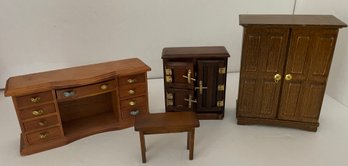 Assorted Quality Dollhouse Furniture