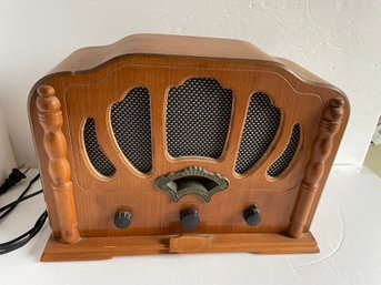 Thomas Vintage Style Collector Radio