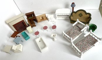Assorted Dollhouse / Miniature Table Furniture Pieces