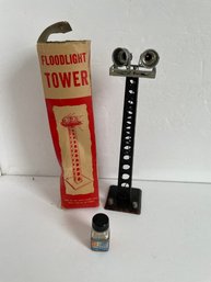 Marx Railroad Floodlight Tower & Lionel Smoke Pellets
