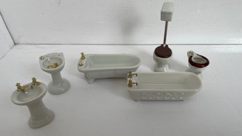 Assorted Dollhouse / Miniature Ceramic Bathroom Pieces
