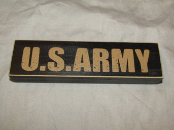 U.S. ARMY SHELF SITTER