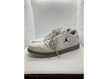 Nike Jordan White With Cement Low's Size 13