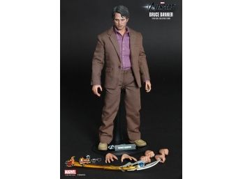 Sideshow Collectibles Hot Toys Bruce Banner With Box
