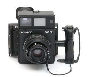 Polaroid 600SE Polaroid Pack Film Camera