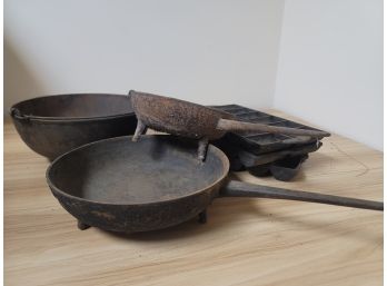 Large Cast Iron Pot Pan Lot Vintage/antique Estate Find Mixed