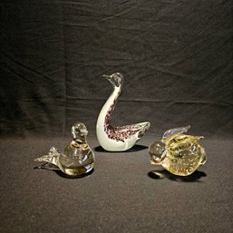 Lot Of Vintage Art Glass Swan, Bunny And Bird #29