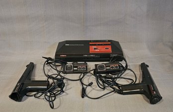 Vintage Sega Master System Model 3000 Includes Console, Set Of Controllers And Light Phasers  #127