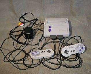 Super Nintendo SNES Model SNS-101 With Power Cord And Controllers #136