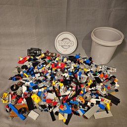Large Lot Of Vintage Lego Pieces  #174