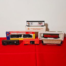 Lot Of Vintage HO Scale Locomotives And Box Cars - Some Are In Original Boxes #35