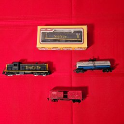 Santa Fe 2099, 3415 Locomotive HO Scale, Caboose And Oil Tank Car #39