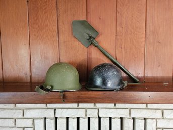 US AMES 1944 WWII Collectable Folding Shovel And Vintage Military Helmets And Liners #179