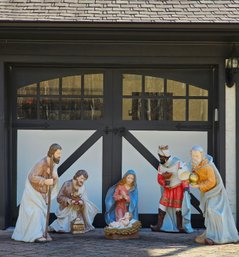 Frontgate Beautifully Handpainted Durable Heavyweight Resin Figures Large-scale Nativity Set #161