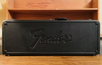 Rare Fender Molded Hard Case With Black Fur Interior - Great Condition #136