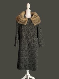 Vintage ILGWU Beautiful Pattern Fur Coat Approximate Size M/l