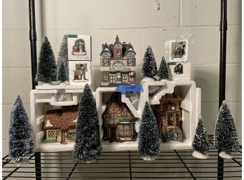 Department 56 Heritage Village Assorted Collection Of Christmas Set - Great Condition