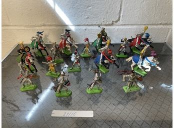 Lot Of 16 Vintage Metal And Plastic Knight Figurines