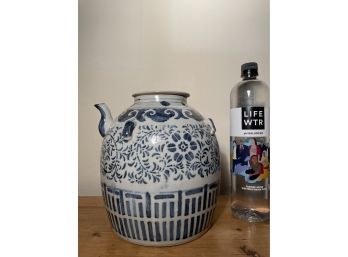 Chinese Qianlong Nian Zhi Blue & White Large Porcelain Teapot - Great Condition