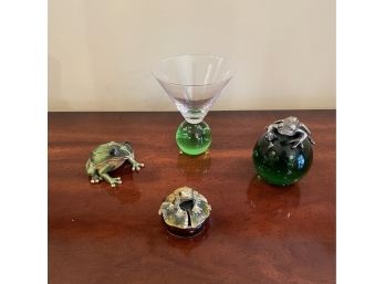 Beautiful Vintage Items - Mini Frog Trinket/jewelry Boxes, Glass Vase And Frog On Green Glass Paperweight