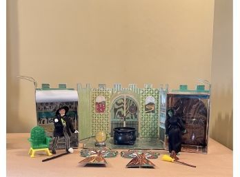 Vintage Mego Wizard Of Oz Action Figures With Emerald City And Accessories