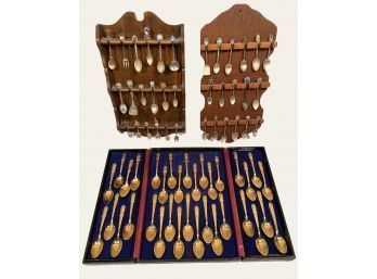 Vintage Set Of Gold Presidential Spoons And 2 Racks/displays Of The Vintage Collectible Spoons