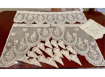 MARTHA STEWART Vintage Floral Lace 2 Valance And 2 Triangle Curtains And 16 HERITAGE LACE Utensil Holders