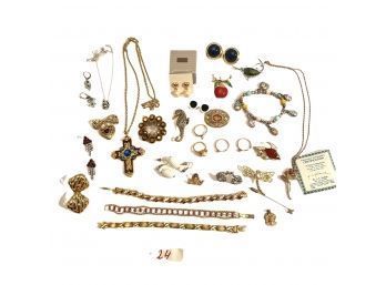 Beautiful Lot Of Vintage Jewelry  #24