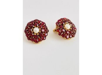 Bohemian Garnet Clip Earrings Crafted In 750 Yellow Gold 9.58G