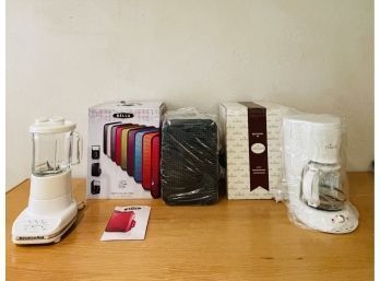 Vintage KitchenAid Ultra Power Blender, Brand New Bella Dots Collection And Gevalia Coffee Makers #176