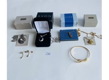 # Vintage Jewelry  Please - View All Photos For A Complete Visual Description  #246