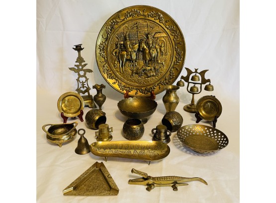 Made In England Brass Wall Hanging, Brass Crocodile Nutcracker, Vtg Etched Brass Nepkin Holders, Vases, Etc#19