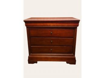 Thomasville Furniture Impressions  Martinique Collection Cherry Chest Of Drawers - Very Good Condition#63