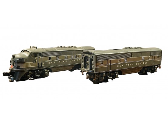 Lionel Postwar NYC F3 Diesel AA Locomotive - 2344  #32