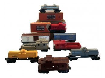 Large Lot Of Vintage Lionel Trains, Cars, Caboose. Please View All Photos For A Complete Visual Description 66