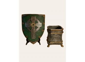 Celtic Warriors Shield Wall Decor And Vintage Ornate Decorative Vase #97