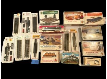 Vintage Trains And Accessories In Original Boxes #129