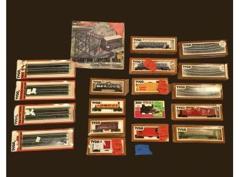 Vintage Trains And Accessories In Original Boxes #127