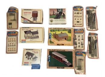 Vintage Trains Accessories In Original Boxes #121