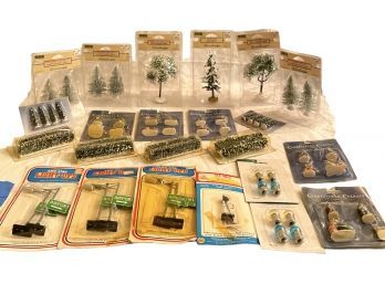 Mixed Lot Of Christmas Village Trees And Life-Like Light-Ups Train Accessories #25