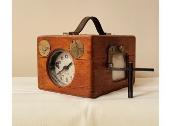 Antique F.e Benzing Germany Pigeon Racing Clock In Oak Case W/original Winding Key #10