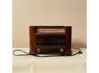 Gorgeous Flame Burl Scroll Front Wood 1946 Bendix Model 526E AM Tube Radio - Great Condition #12