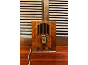 Antique Delco Broadcast Short Wave Radio Model: Delco 1102 - United Motors Service Delco Good Condition #5