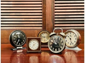 5 Antique/vintage Clocks. For Detailed Description Please View All Photos (the Clocks Could Not Be Tested) #6