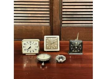 Lot Of 5 Antique/vintage Clocks For Detailed Description Please View All Photos (clocks Could Not Be Tested)#7