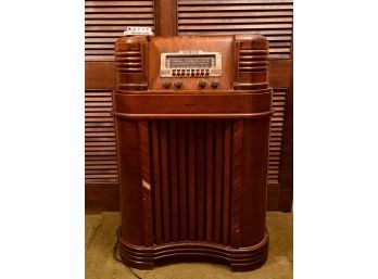 Real Collector Piece Artd Deco Original Wood Finish Radio By The Philco 40-180 - Great Working Condition  #98