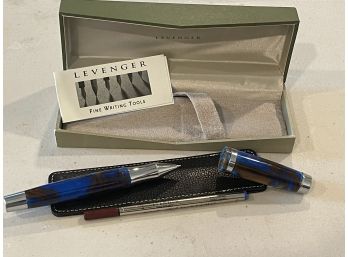 Levenger Pen Rollerball Excellent Condition Comes With Leather Case.