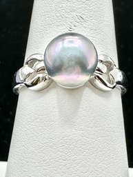 18KT White Gold & Black Pearl Ring Size 7